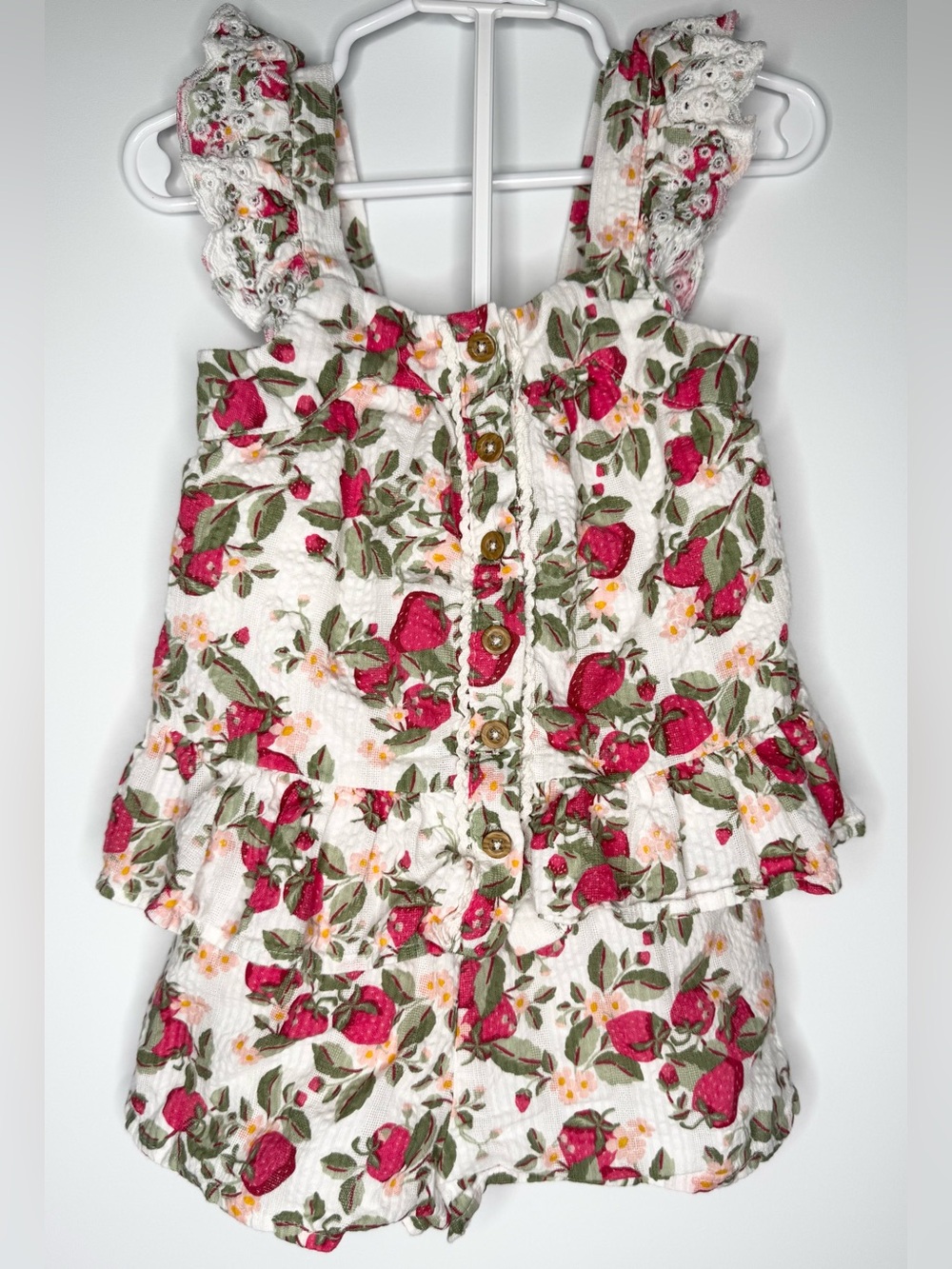 Cupcakes and Cashmere 100% Cotton Strawberry Set